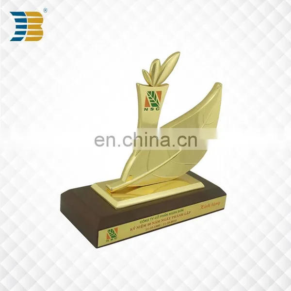 Leaf Shape Vietnam Custom Painted Gold Plated Trophy photo-2