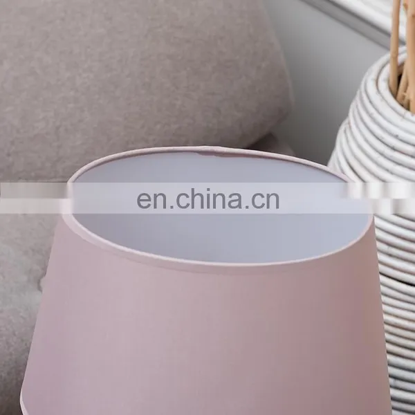 Creative Love Theme Restaurant Table Decoration Cheap Pink Heart Shape Table Lamps Ceramic for Hotel Bedside photo-3
