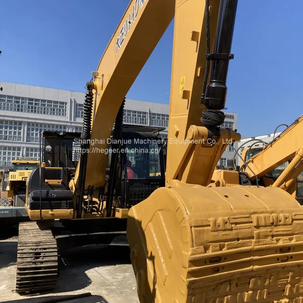 Продаются простые в управлении б/у экскаваторы CAT 320D