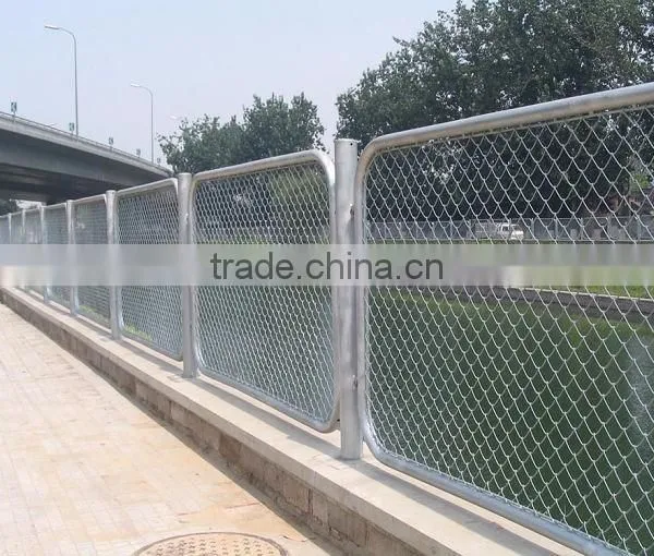 2016 Hot Sale Fence Series Manufacture Made in China Factory Low Price Abd High Quality Fence Wire Mesh photo-4