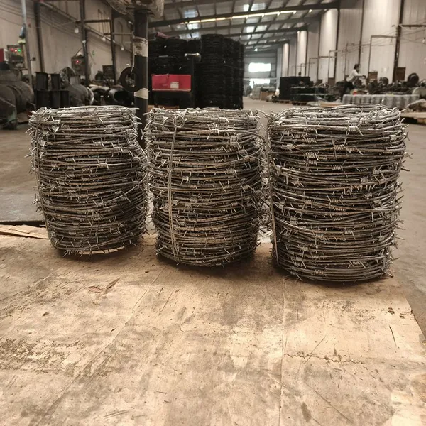 Barbed Wire Price Coil 400M 500M 50kg Barbed Wire Fence for Farm photo-2