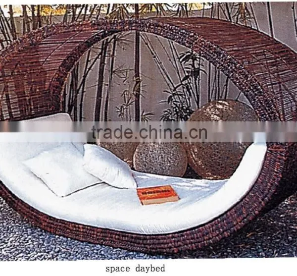 Romantic Rattan Round Angel Sunbed photo-4
