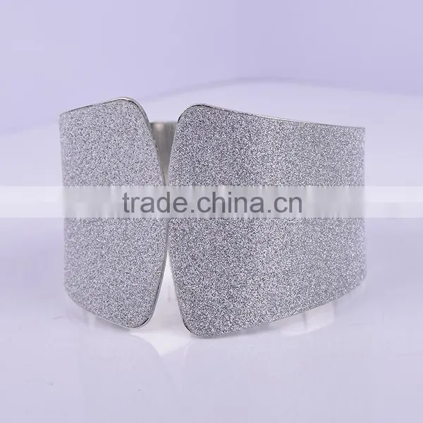Free Sample Factory Wholoesale 2016 Gold Palm Cuff Bangle photo-2