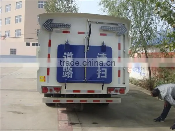 Factory Direct Sale Dongfeng Light Garbage Cleaning Mini Road Sweeper photo-4