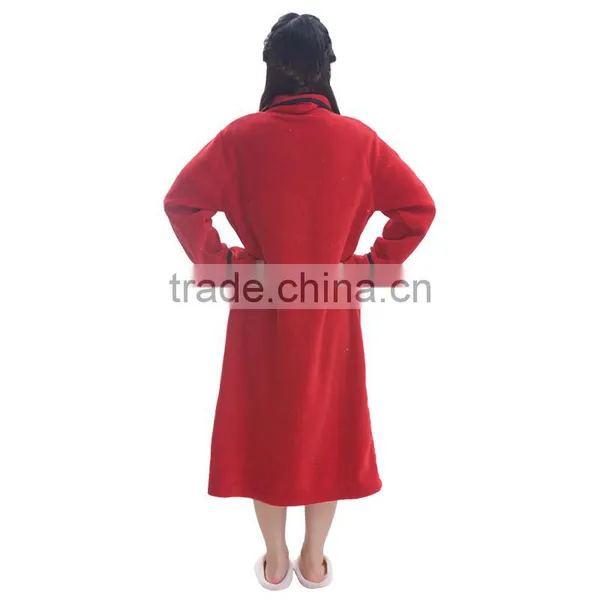China Fashion Red Color Girl Sleepwear Bathrobe Set photo-2