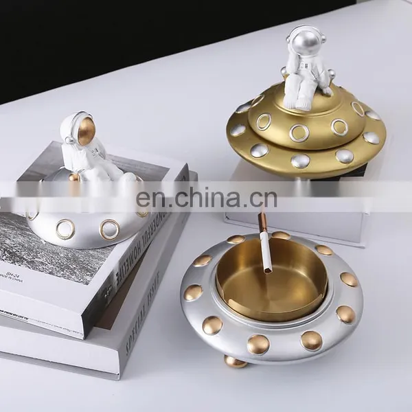 Astronaut Series Ornaments Modern Ashtray Portable Cigar Cigarette Resin Ashtray photo-2