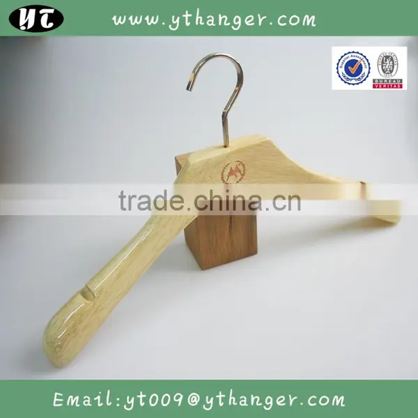HA7063 Lotus Wood Notched Hanger Men Jackets Heavy Duty Hanger Supplier's Choice photo-4