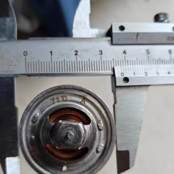 High Quality Sany Excavator 1601213956588 Heavy-duty Truck Pump Truck Thermostat Sany Excavator Accesorios Con Descuento photo-5