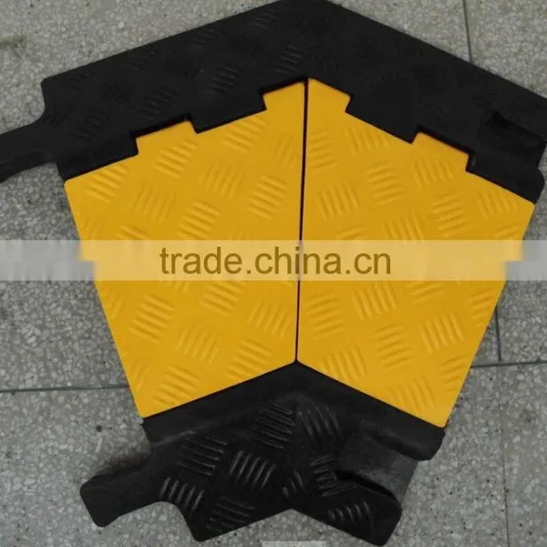 Flexible 5 Channel Yellow Pvc Cover Black Rubber Cable Protector photo-3