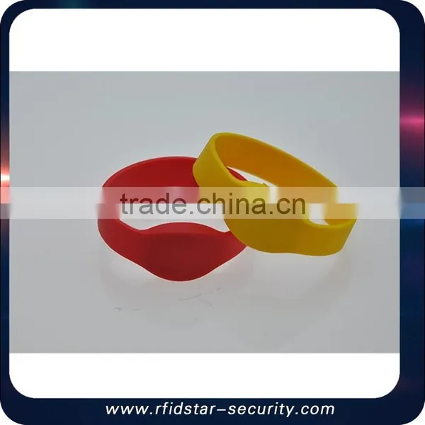 Multifunctional Cheap Rubber Wristband Silicone Wristband Bracelet Promotion Wristband Made in China photo-5
