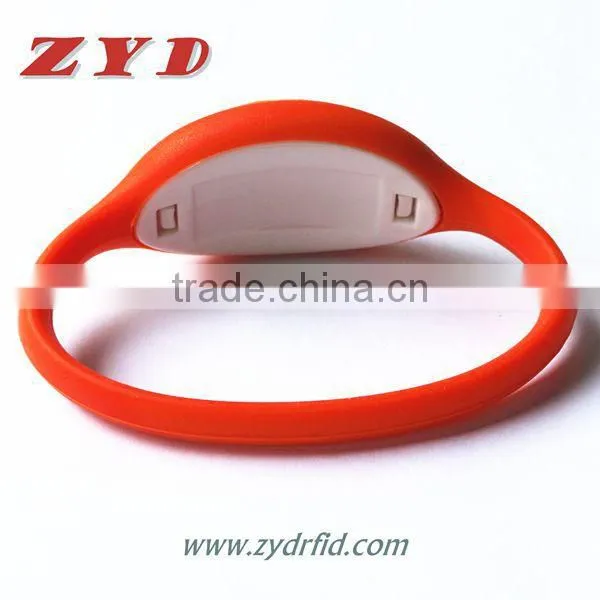 HOT SELLING RFID NFC Tag Cheap Silicone Wristbands With NTag203/NTag213 photo-5