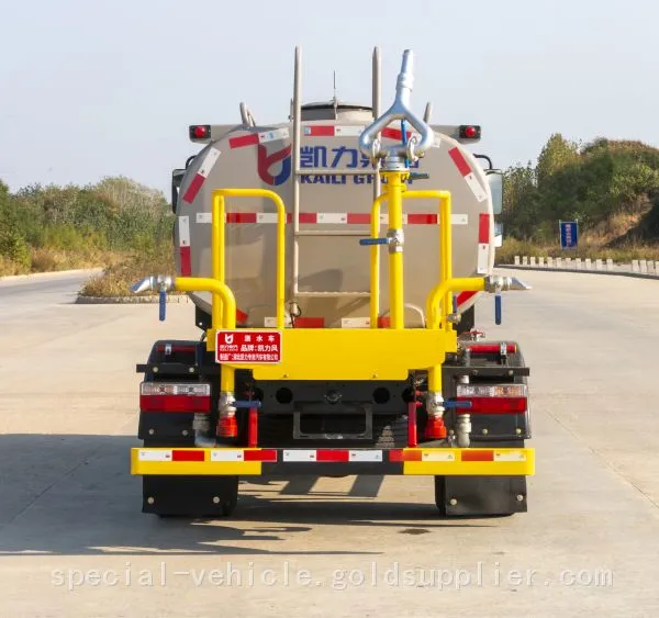 Environmental Spray Dust Removal Vehicle Multi-functional Road Cleaning Greening Water Spreader photo-5