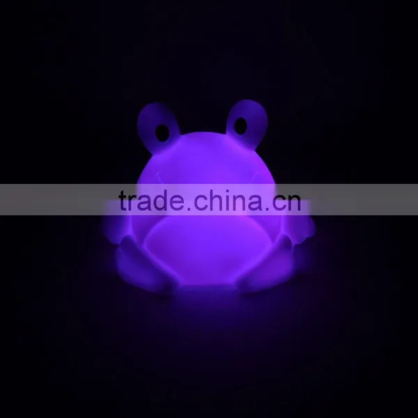 Self Design Plastic Vinyl Led Light Frog Toys for Kids Frog Rotocasting Animal Toys photo-4