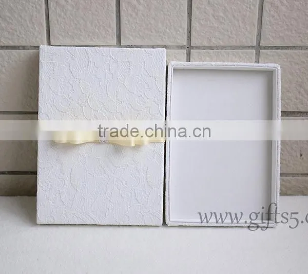 Handmade Elegant White Lace Wedding Invitation Boxes photo-4