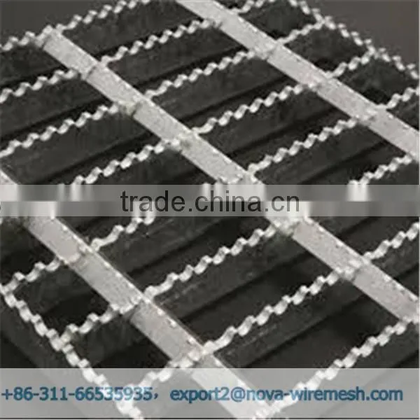 Factory Price Anti - Slip Serrated Steel Grating photo-5