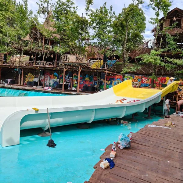 Children's Water Park Equipment Manufacturer. Water Slides, Spiral Slides, Double Slides. Complete Specifications.