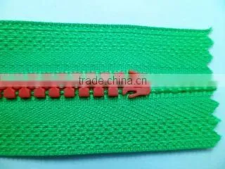 5# Resin Zipper Different Color Teeth and Tape Zipper Close End Zipper With Painted Thumb Puller Auto-lock Slider Zipper photo-3