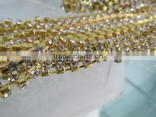 PP14 Glass Rhinestone Cup Chain With Round Brass Base
