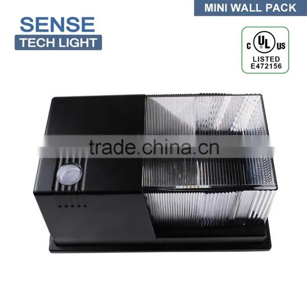 2016 UL Listed Balck IP54 20w Mini Wall Pack Light for Door Use photo-3