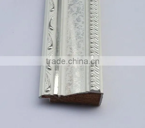 White Shivering Flower Wooden Photo Frame Moulding photo-3