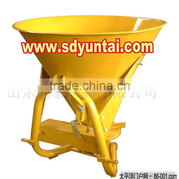 Tractot Fertilizer Spreader