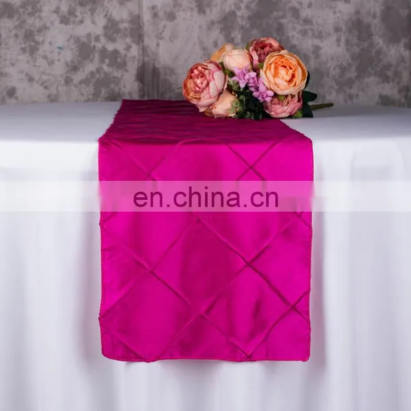 Pintuck Taffeta Table Runner photo-3