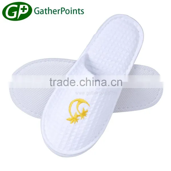 Good Quality Embroidered Waffle Slipper