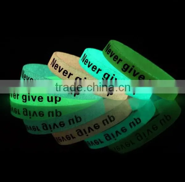glow in dark wristbands