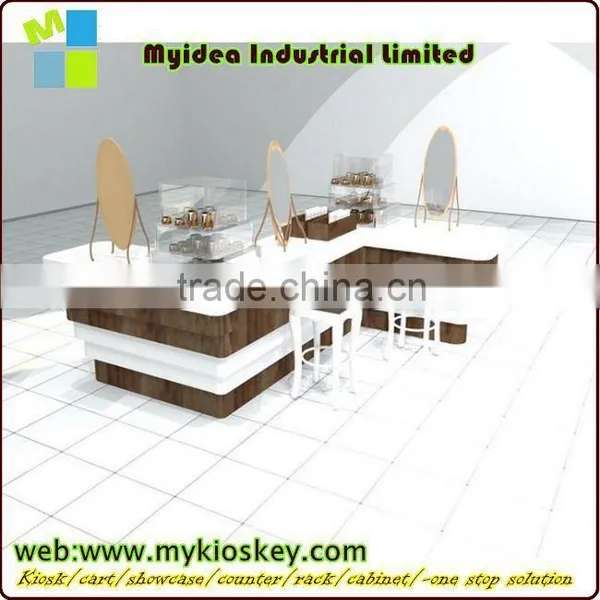 2013 New Fashion Acrylic Cosmetic Display Case