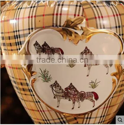 Hollow-out Original Design European Porcelain Home Decor Vase photo-5