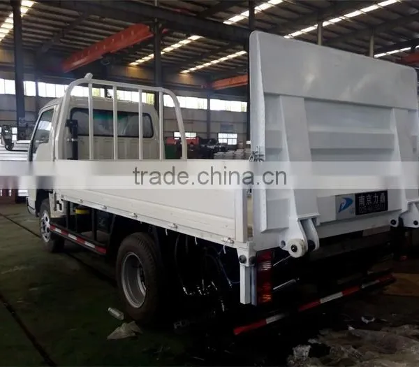 Export to MALDIVES Small Cargo Truck With Hydraulic Tail Lifting photo-2