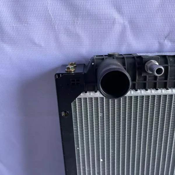 CHINA Radiator 1301010-KM6E0 Aluminum Radiator Dongfeng Truck Parts Manufacturer photo-2