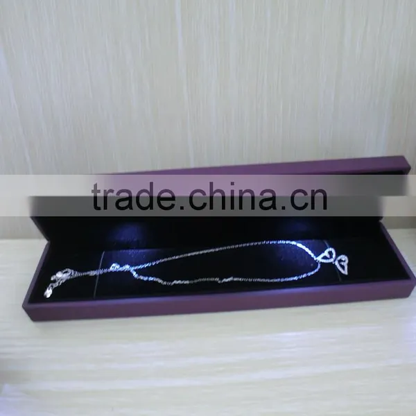 Luxury Varnished Bracelet Box Bangle Box Wedding Gift Set With LED Necklace Wooden Box photo-4