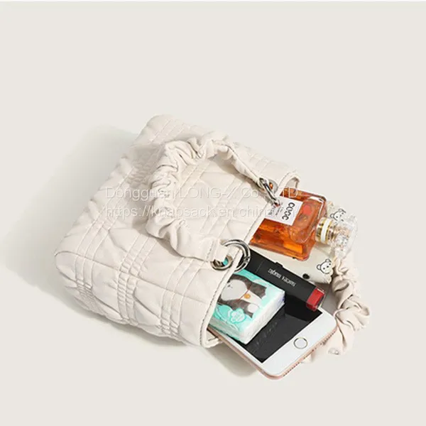 The New Fashionable French Pleated Hand-held Small Square Bag Exquisite Versatile One-shoulder Chain Bag photo-4