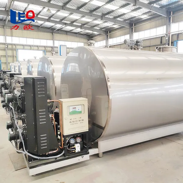 Double Layer SUS304 Liquid Cooling Tank 6000L Vertical Refrigeration Tank For Yogurt Fresh Milk Duck Blood Storage