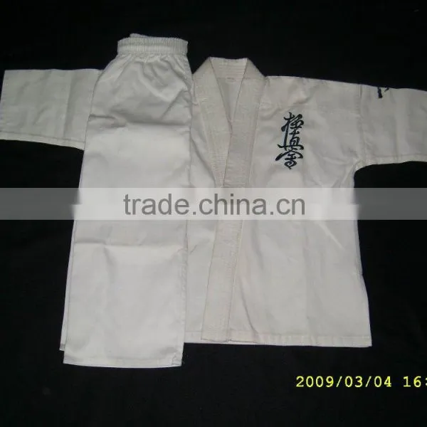 Karate Uniforms in High Quality With CVC and Cotton Fabric Used for School and Gyms photo-2