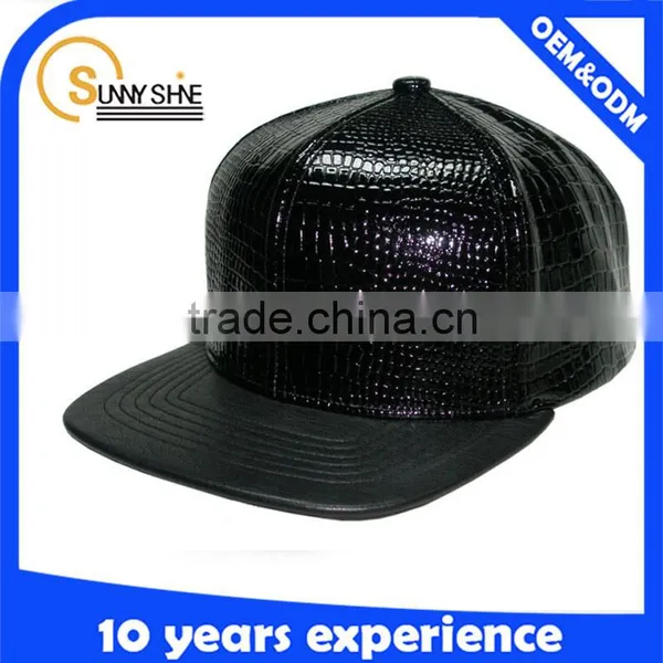 Wholesale Custom-made Leather 6 Panel Plain Snapback Cap photo-2
