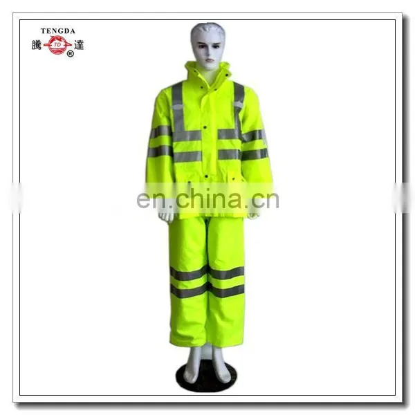 China Manufacture Reflective Policeman Polyester Rain Suit