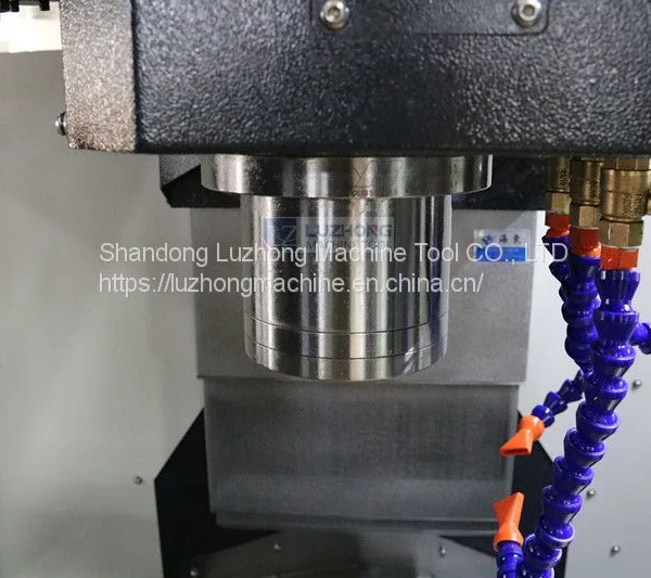 VMC840 Luzhong 5 Axis VMC840 CNC Mini Universal Vertical Milling Machine Center photo-5