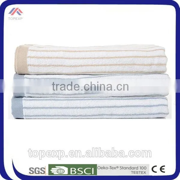 Light-Colored Bath Towel Striped Towel photo-5