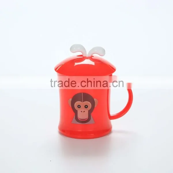 Reusable Hot Sell Cartoon Red Plastic Cups With Lid and Handle photo-2