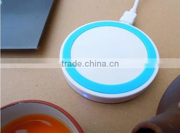 High Efficiency Slim Design Bluetooth Stereo Wireless Charger for Cellphones photo-4