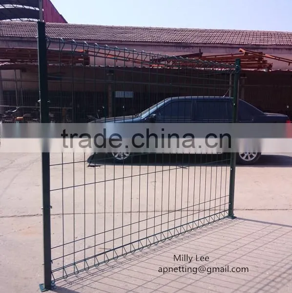 Low Price Arc Welded Mesh Fencing Powder Coat Safety Fence/Brc Iron Wire Fence photo-3