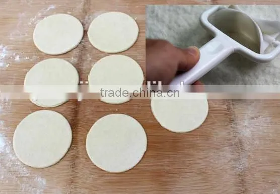 Wholesale Stock Small Order Kitchen 360 Degree Rotate Dumpling Wrapper Mould photo-4