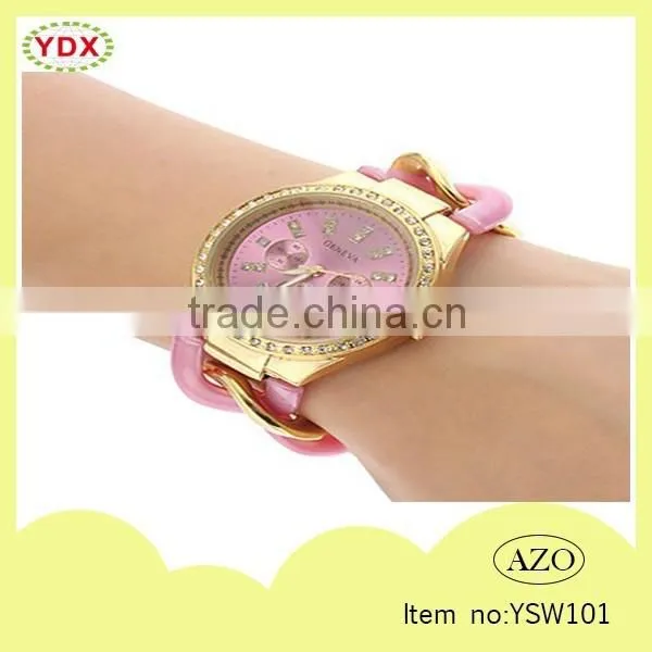 Fashion Diamond Decoration Alloy Geneva Watches for Ladies photo-2