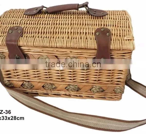 2017 New Design Luxury Wicker Picnic Hamper With Lock Belt photo-2