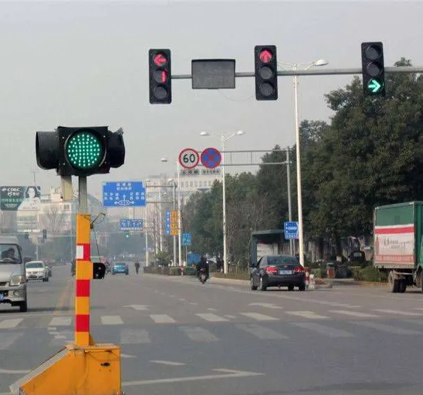 Xianyang Traffic Lights, Installation of Xianyang Pedestrian Crosswalk Traffic Lights photo-3