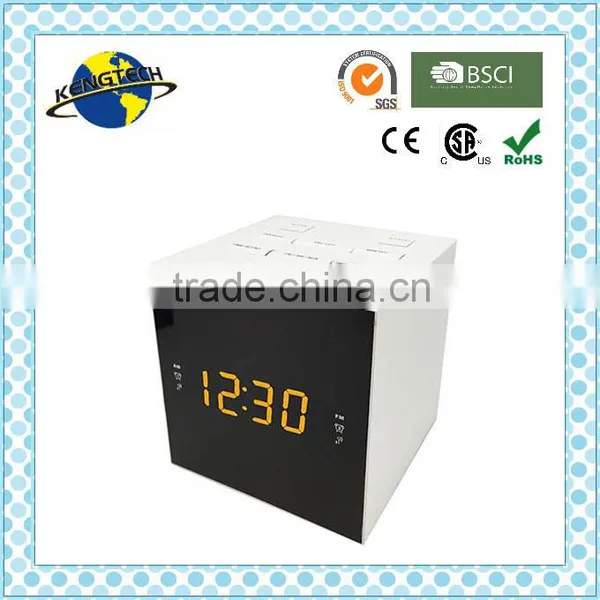 Fashionable Unique Digital PLL Alarm Clock Radio With USB Charger photo-2