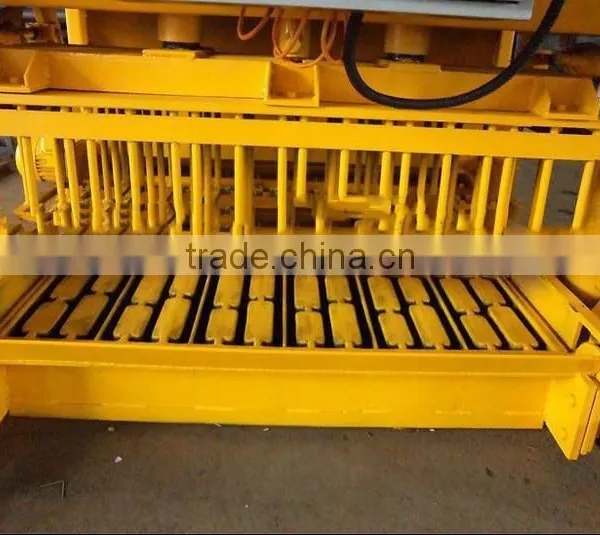 Movable Hydraulic Concrete Block Laying Machine QTJ40-3 Price photo-4