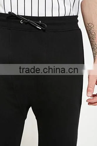 Man Four Minutes of Pants Draw String Waist Shorts photo-4